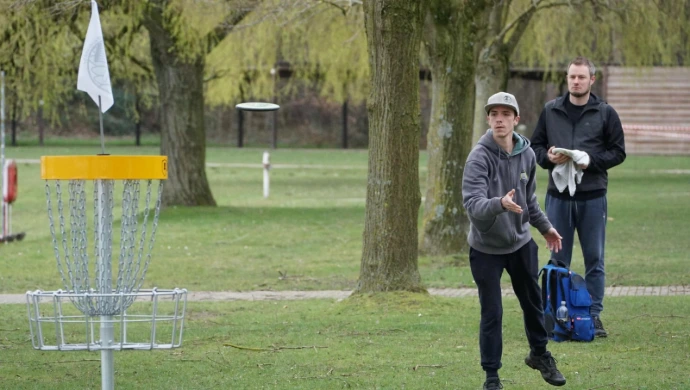 belgian player putting